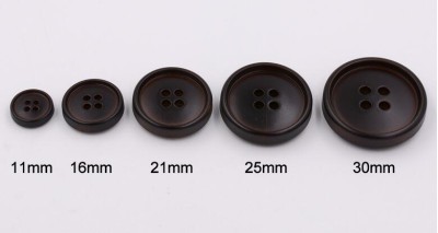 ZJ    ABS四眼西裝扣  11mm  16mm  21mm  25mm  28mm  30mm  塑料 側面照